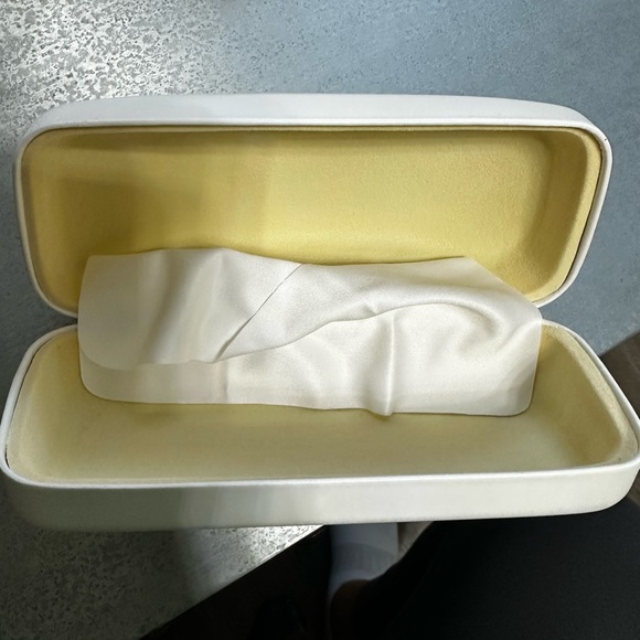 chloe eyeglass case - Picture 2 of 2